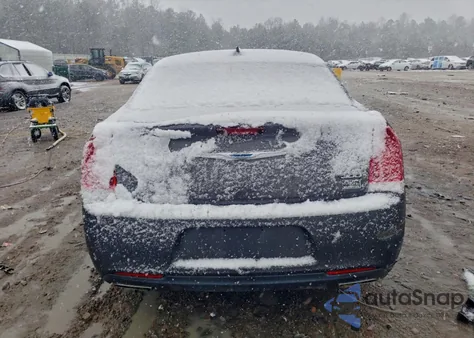 2018 Chrysler 300 Limited z USA, uszkodzony, nr VIN 2C3CCAEG6JH153984